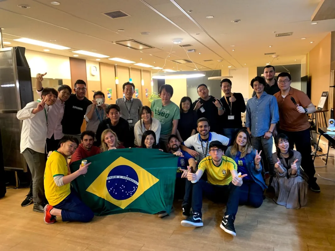 Equipe Colorkrew com bandeira do Brasil